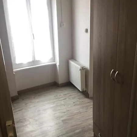 Vakantiehuis Petite Maison Au Coeur De L Auvergne Jumeaux