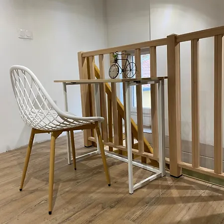 Semesterbostad Petite Maison Au Coeur De L Auvergne Jumeaux